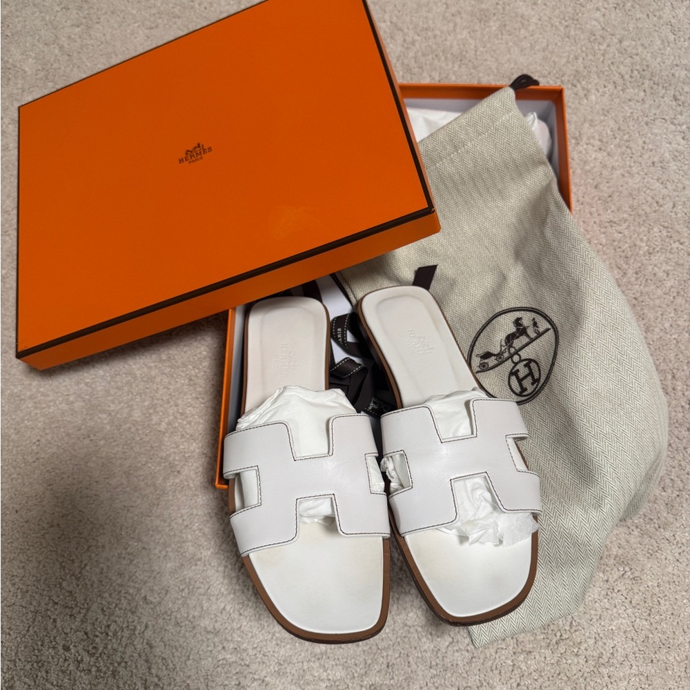 Hermès White Oran Sandals size 37.5
